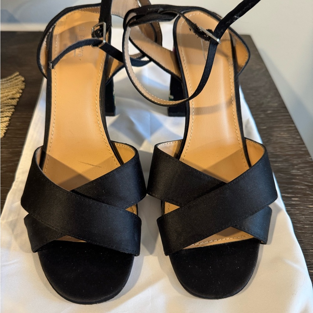 Elegant Black Strappy Women's Sandals with Embroidered Heel